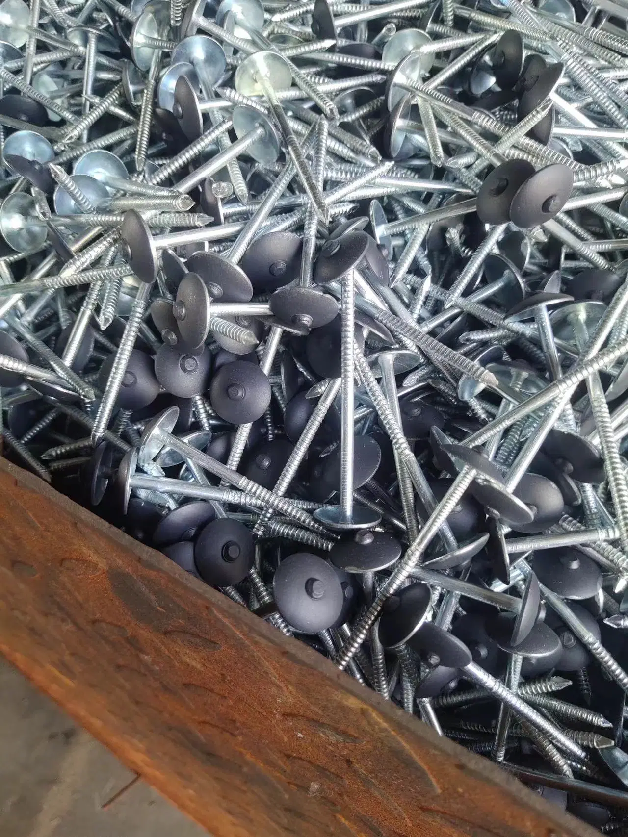 Galvanized Umbrella Head Roofing Building Decoration Renovation Nails