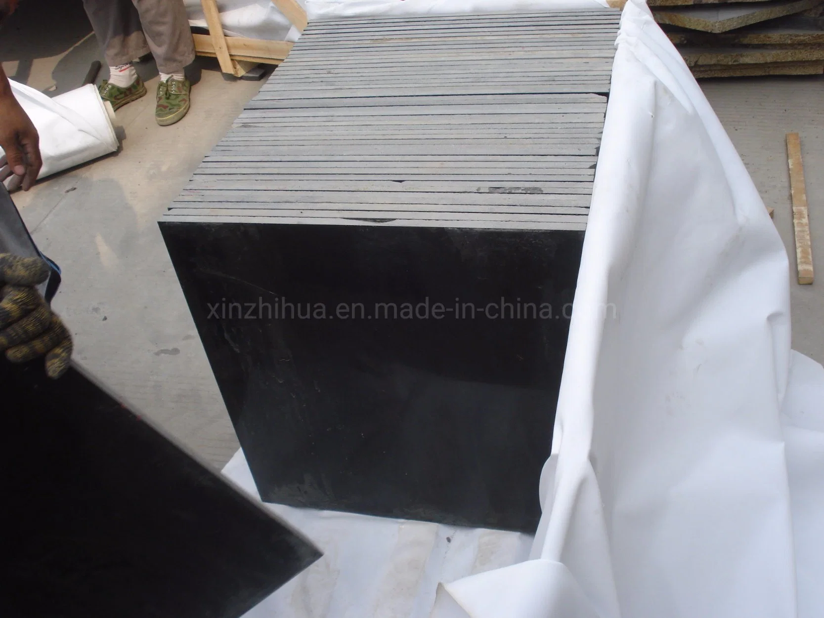 High quality/High cost performance Mongolia Pure Black Natural Stone Small Slabs/Tile/Countertop Granite