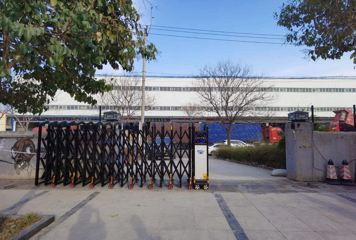 High quality/High cost performance  Aluminum Automatic Folding School Gate