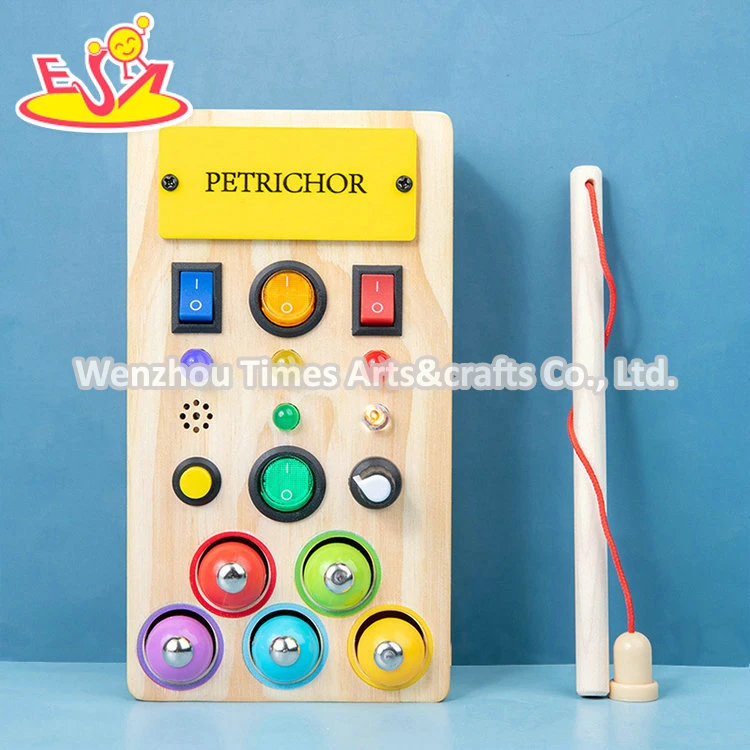 ألعاب Montessori الحسية الخشبية ذات الأزياء الخاصة بالأطفال الصغار مع أضواء LED W12D455