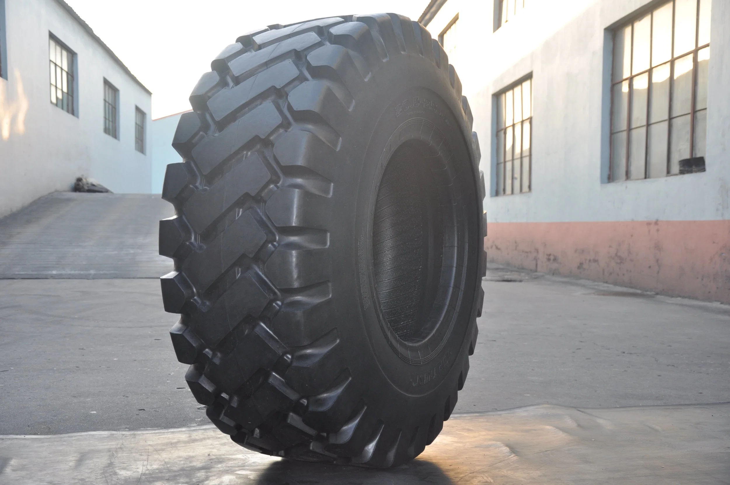 OTR L3 New 23.5-25 Bias Tyres, Heavy Dump Truck, Scrapers, Loaders and Caterpillar Tyres