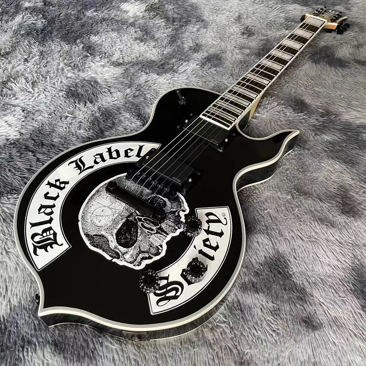 Custom Skull Print Rosewood - guitarra elétrica com material preto