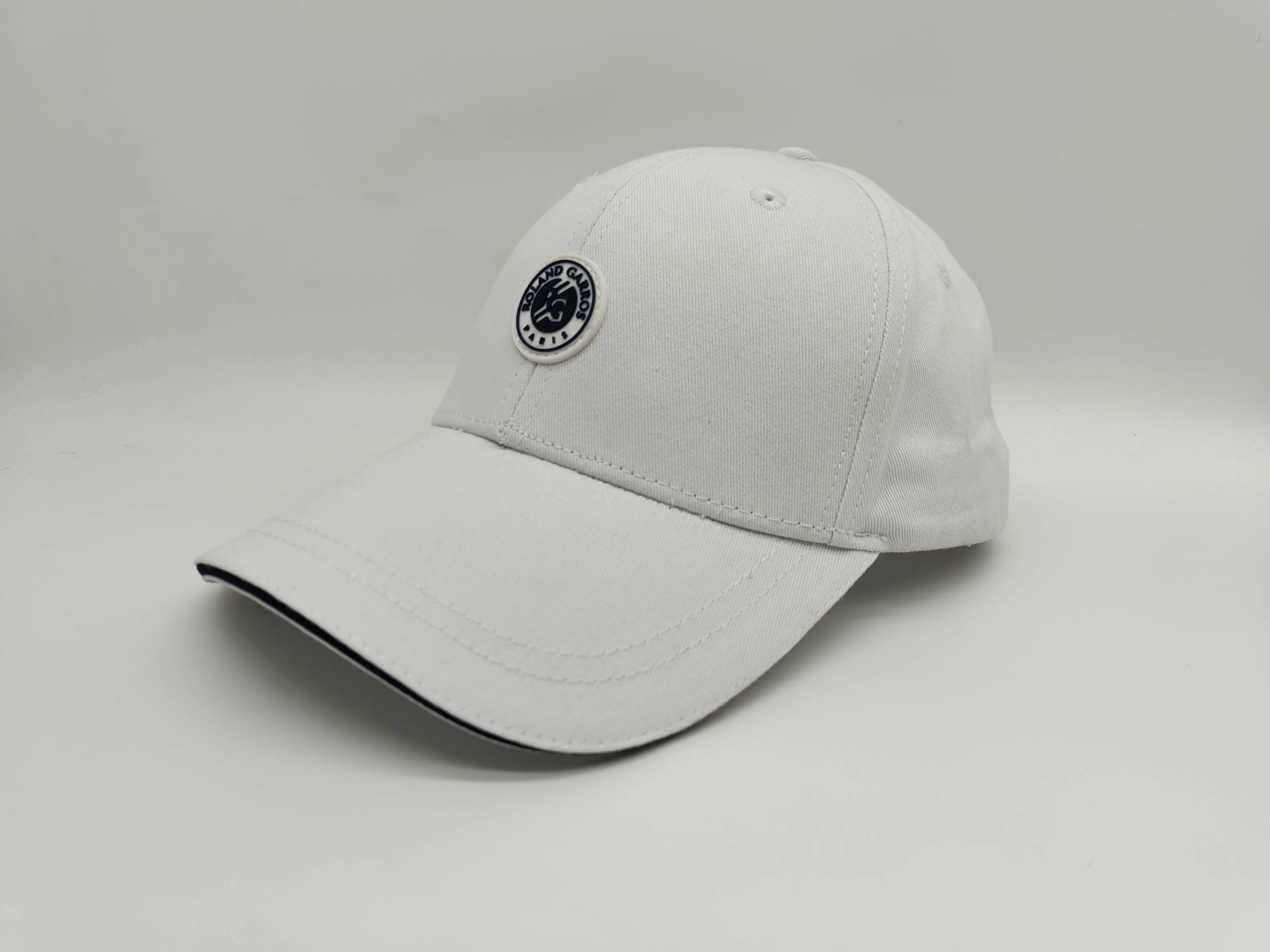 White Customized Cotton Baseball Cap Sports Hat with 3D Patch Logo Sandwich