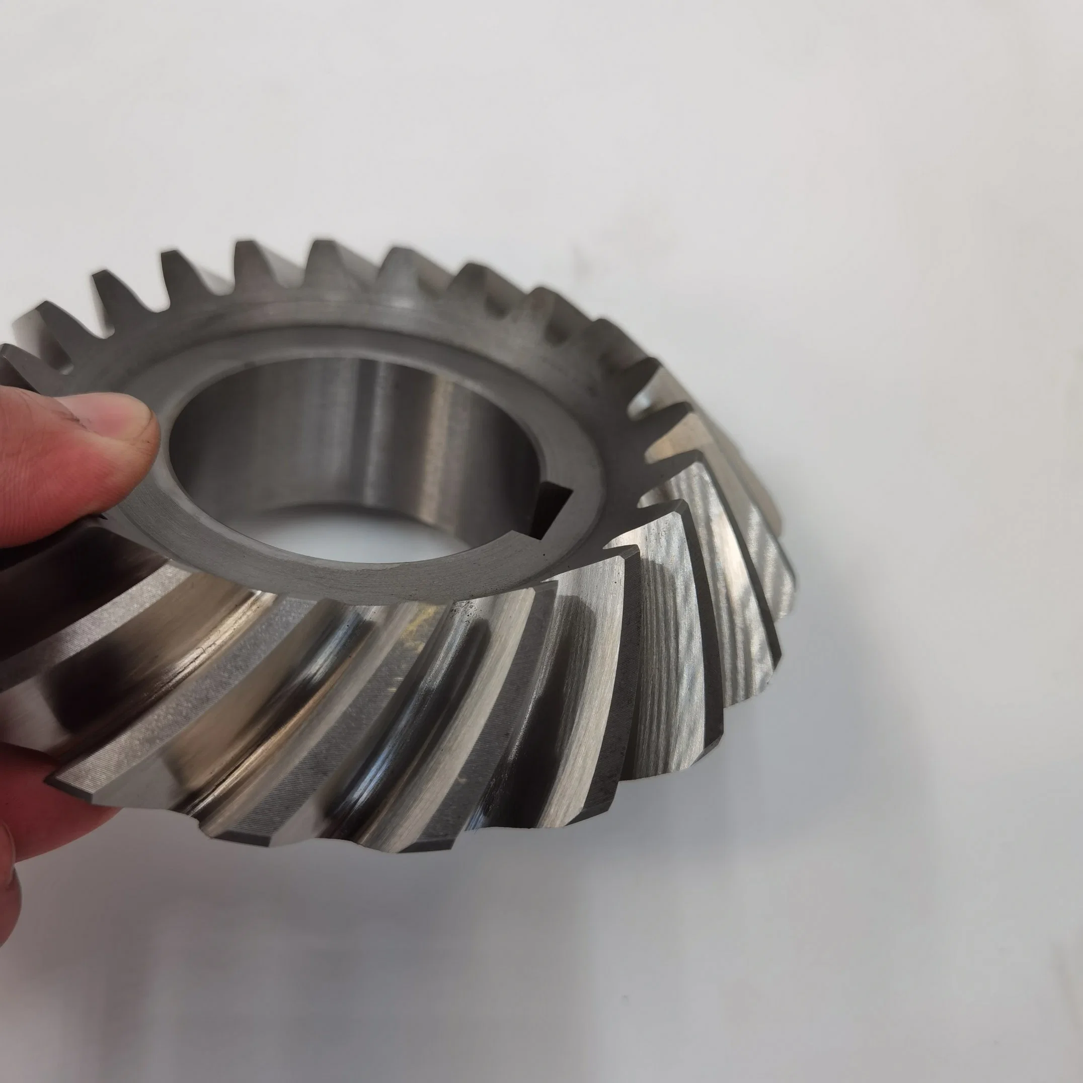 Customized Spiral Gear Module 6.5 with 22 Teeth for Oil Drilling Rig/ Construction Machinery/ Truck