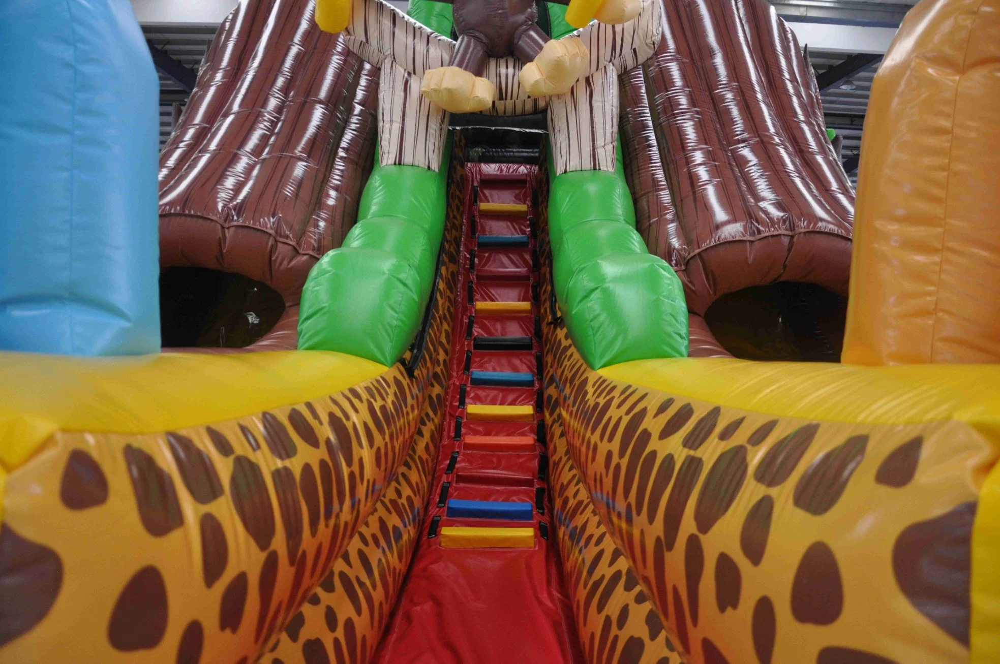 Customized Giant Animal Inflatable Toy Cliffy Tunnel Slide (AQ01673)