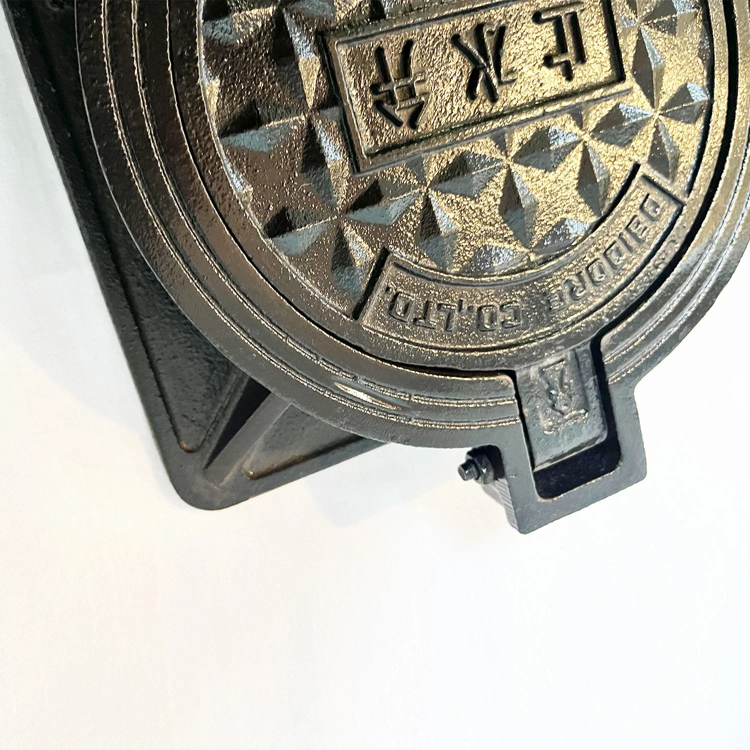 Chinese Customized Manufacturer Square Cast Iron Manhole Covers