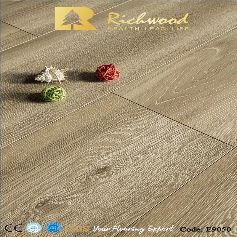 8.3 mm HDF en relieve nogal encerado con bordes encerados PVC vinilo tablón madera laminado piso laminado