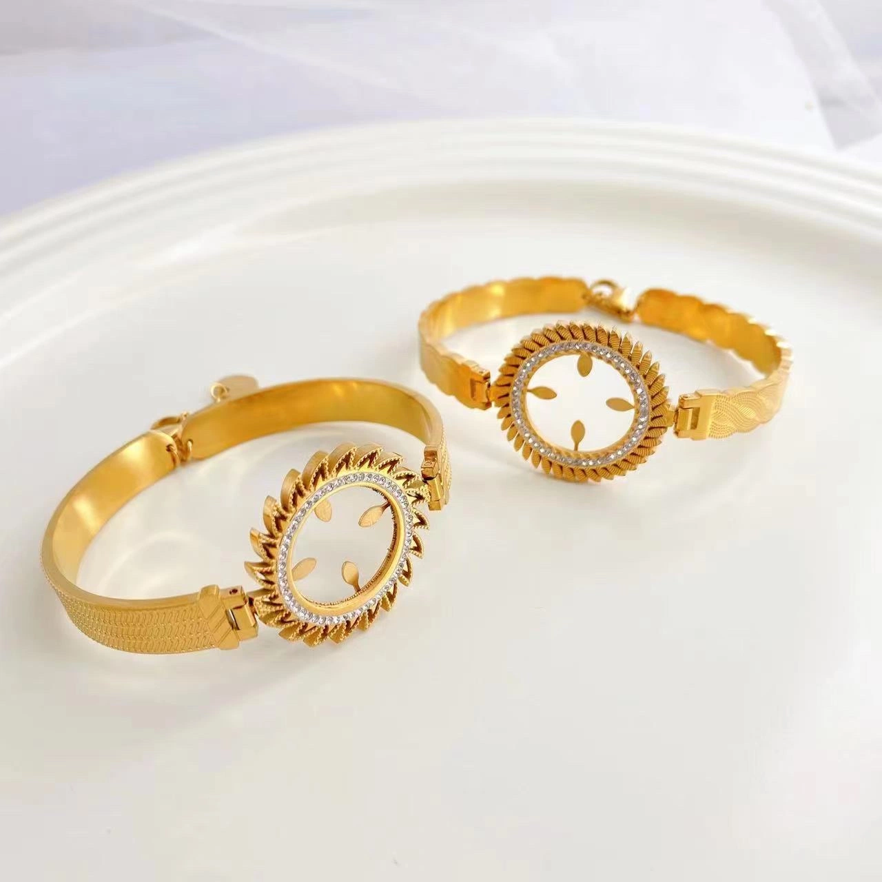 Customized Women Gold Plated Designer Jewelry Set Luxury Waterproof Stainless Steel Bracelet