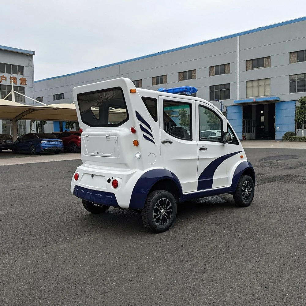 Voiture de patrouille fermée à quatre roues électrique à cinq places dans la sécurité publique.