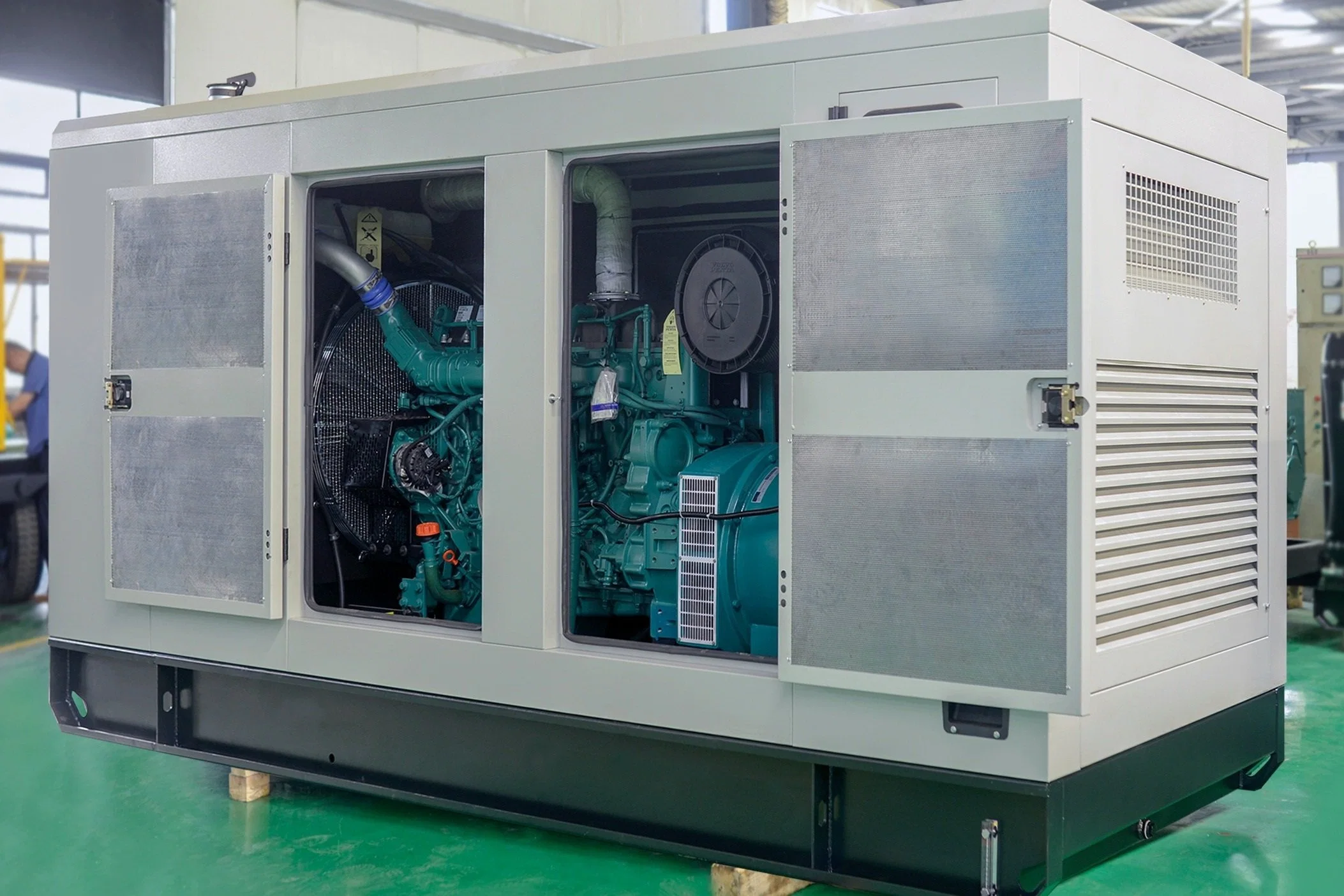 600kw 750kVA Automation Type Diesel Generator with Cum Mins Engine