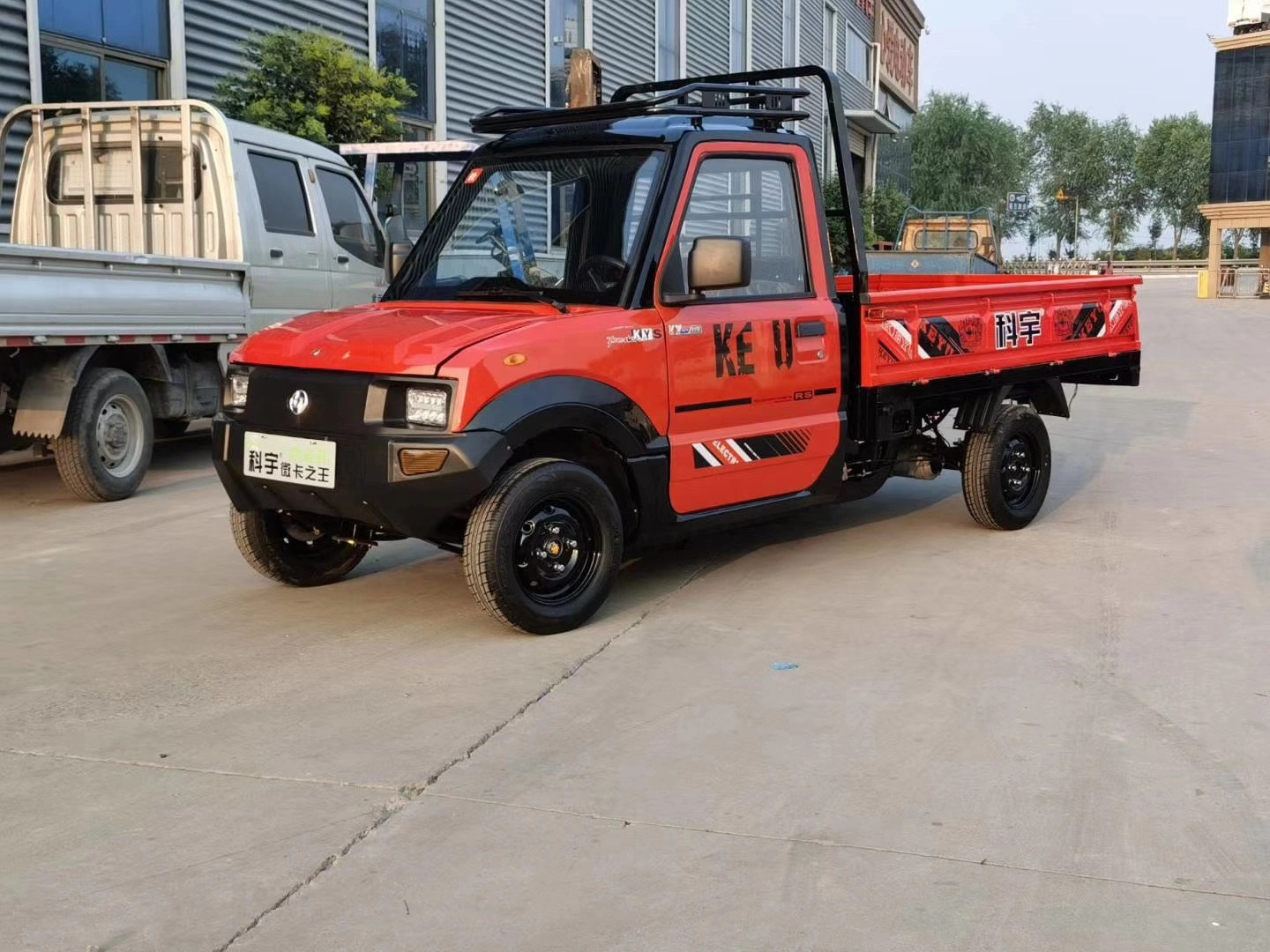 Carro elétrico chinês mais barato, certificado pelo EEC. Novo, usado, picape e vans. Caminhão com bateria de lítio, alta velocidade e longa autonomia.