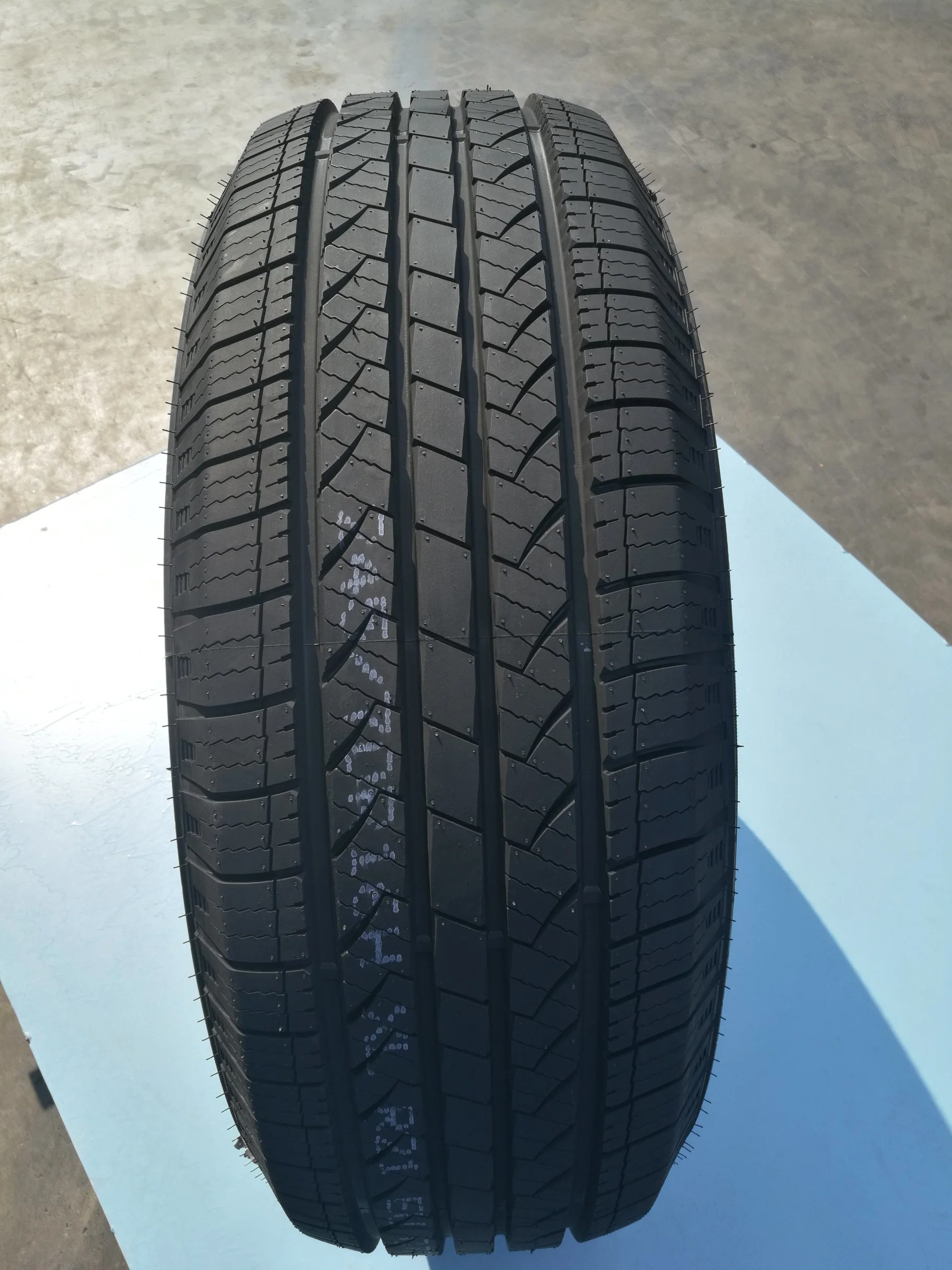 Joy Road/Double King Marque Chinoise de Pneus de Voiture en Gros 225/65/17 225/65r17 Pneu Radial PCR Haute Performance Pouce 17