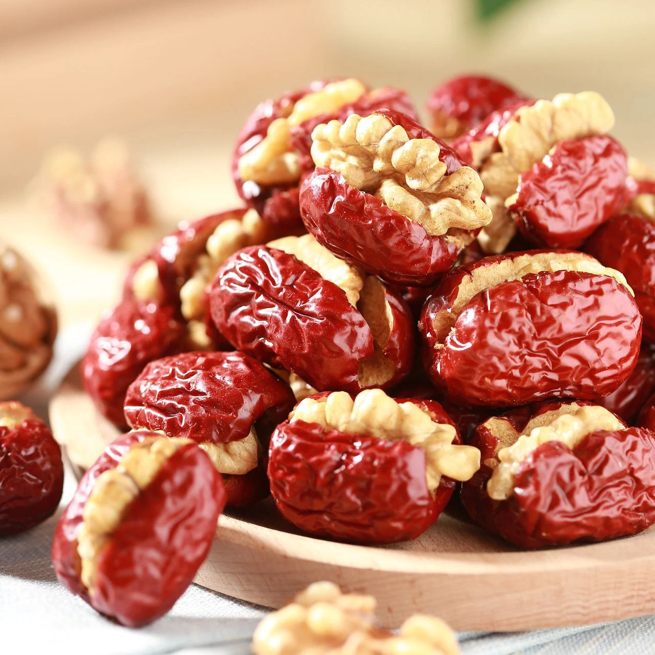 High quality/High cost performance  Chinese Xinjiang Healthy Red Dates with Walnut Meats Export