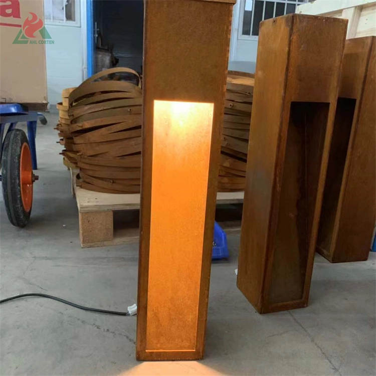 Natur Stil Corten Beleuchtung Poller mit Corten Finish