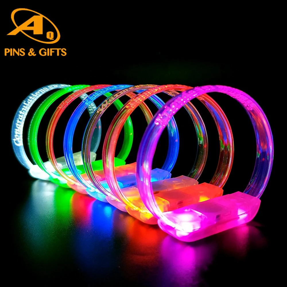 Universal promoción ecológica con control remoto de mano de luz LED reflectante personalizada Precio reloj de pulsera Deporte Pulsera LED multicolor de parte