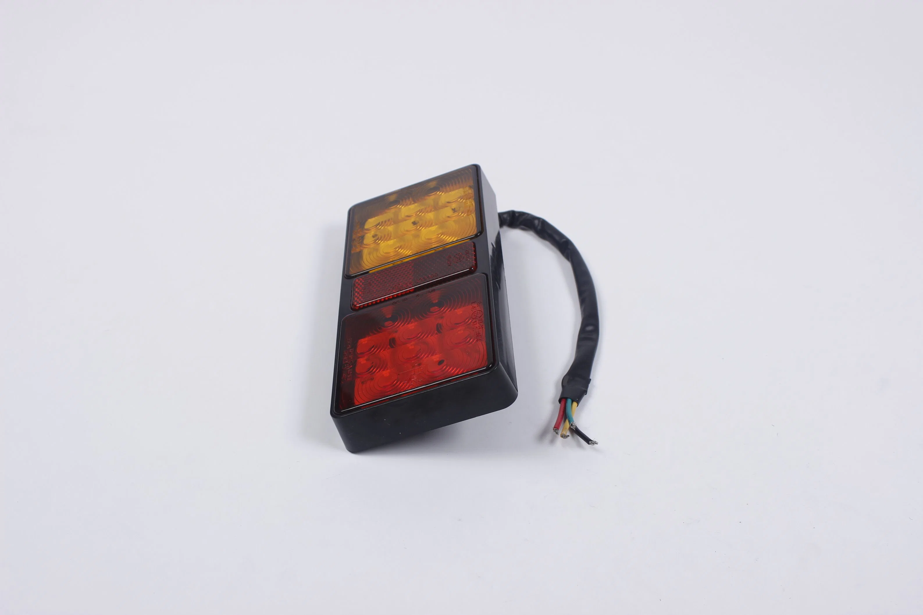 pièces de rechange du chariot LED lampe de clignotant arrière Signal frein LT113