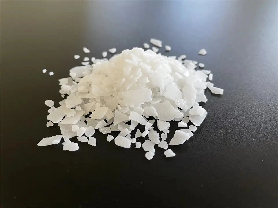 En vrac de qualité industrielle Jaune/Blanc paillettes de chlorure de magnésium hexahydraté Mgcl2 46 %