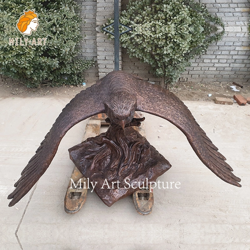 Custom Metal Art Decor Brass Bird Sculpture Large Bronze Eagle Globe Statue Craft