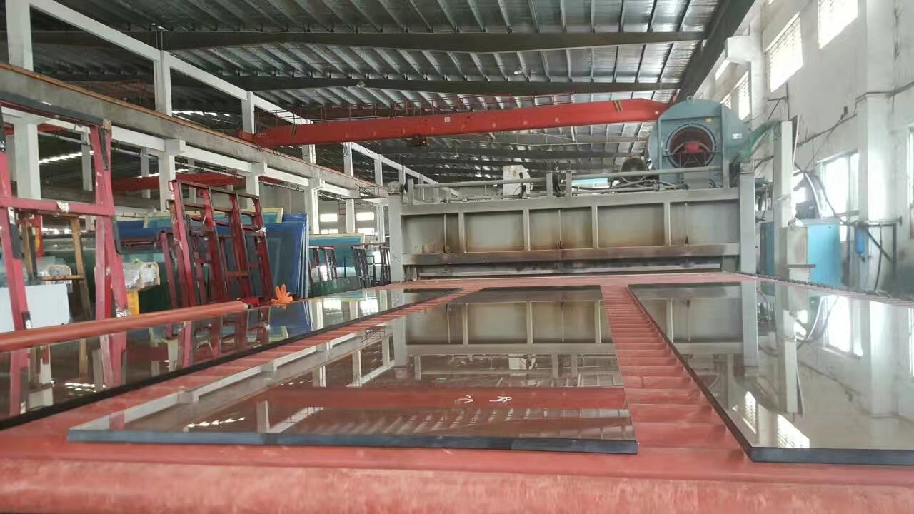 China Supplier High Efficient Small Size Glass Toughening Machine