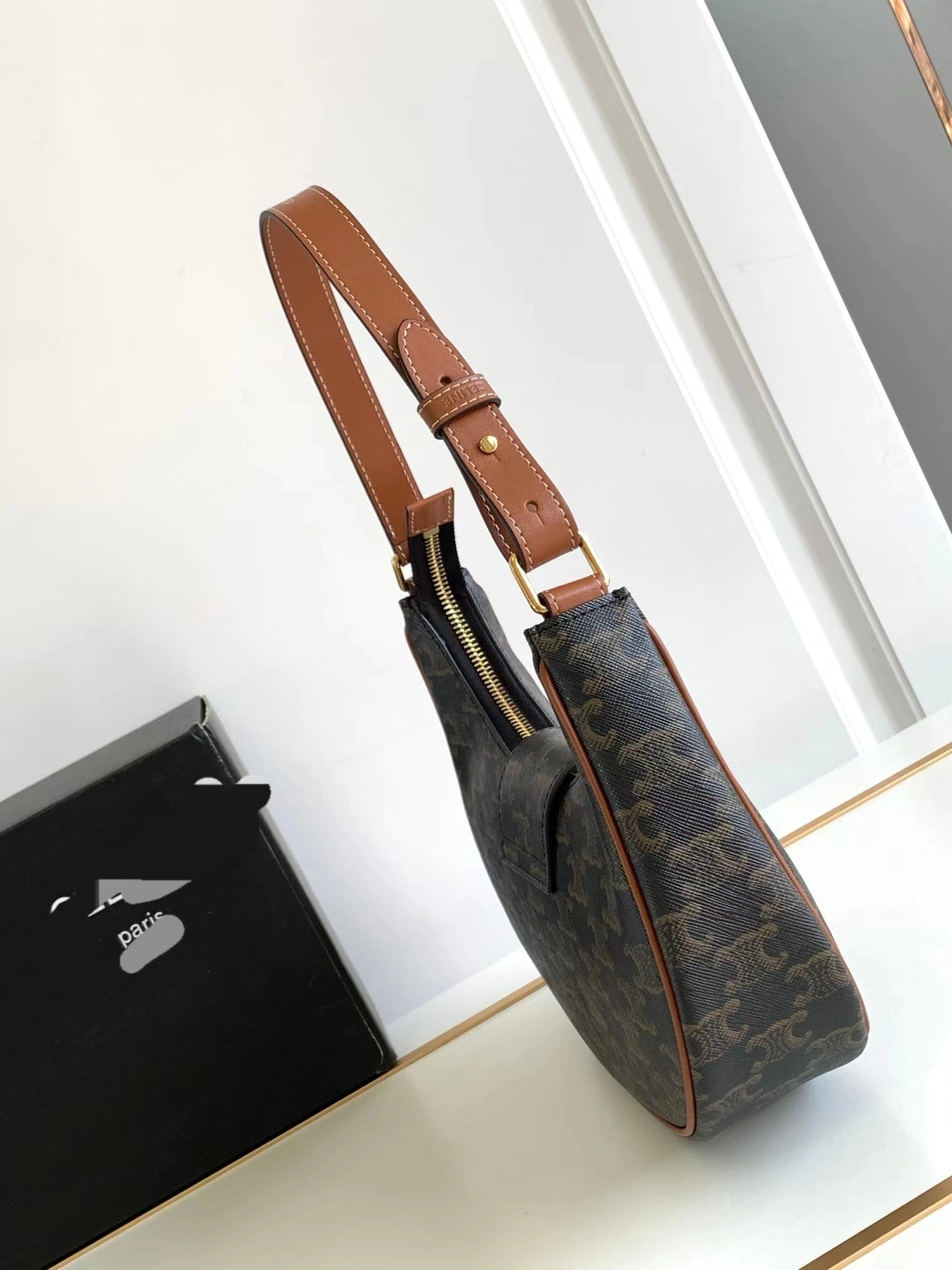 High quality/High cost performance Genuine Leather Designer Fashion Underarm Bag Replica AAA+ Loop Luxury Shoulder Bag Crescent Bag