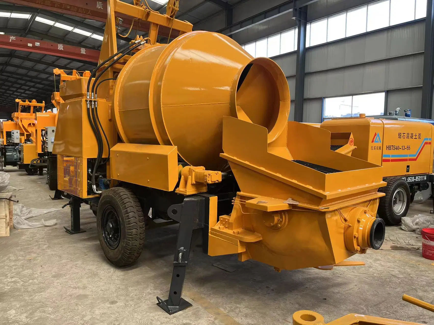 Minle 40m3/H Self Loading Diesel Portable Concrete Mixer with Pump for Construction in China