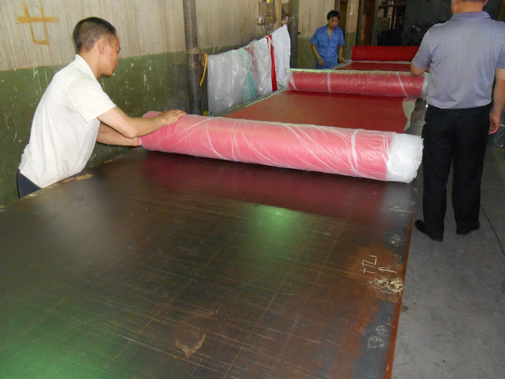 Cured Pure Natural Rubber Sheet, Gum Rubber Sheet, PARA Rubber Sheet, Latex Sheet with Pin Red Color (3A5001)