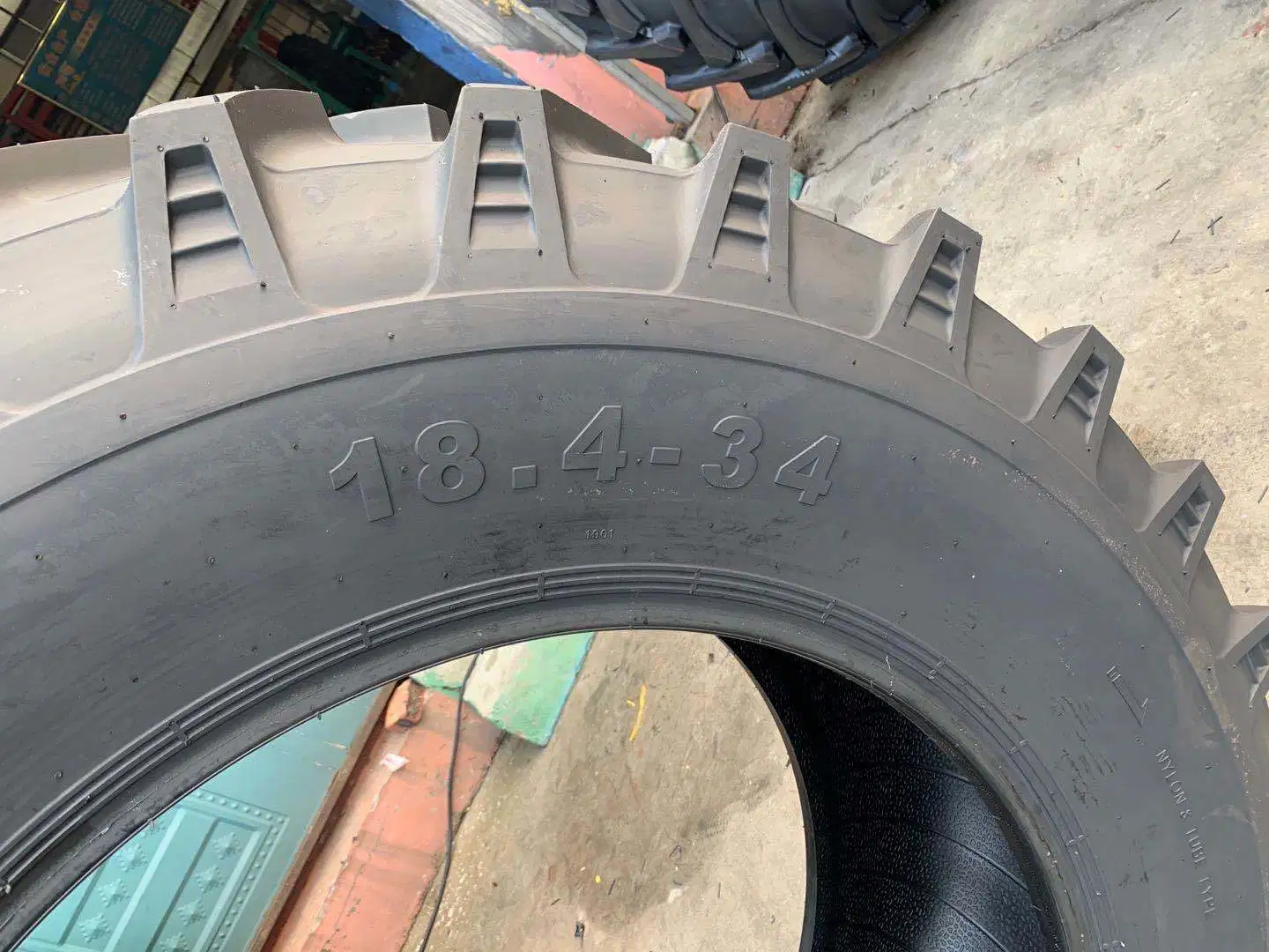 Taihao Tyre Mr-1 Pattern 20.8-42 18.4-34 18.4-30 Industrial Tyre