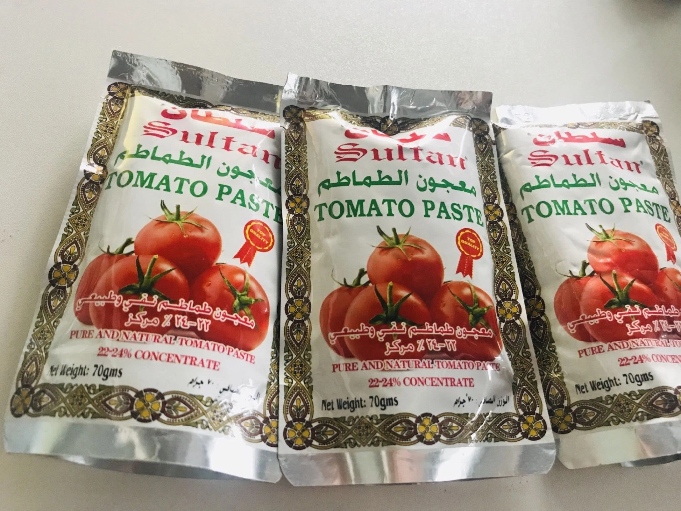 Frische Ernte ausgezeichnete 28-30% Brix Tomatenkonserven Paste 70gx50