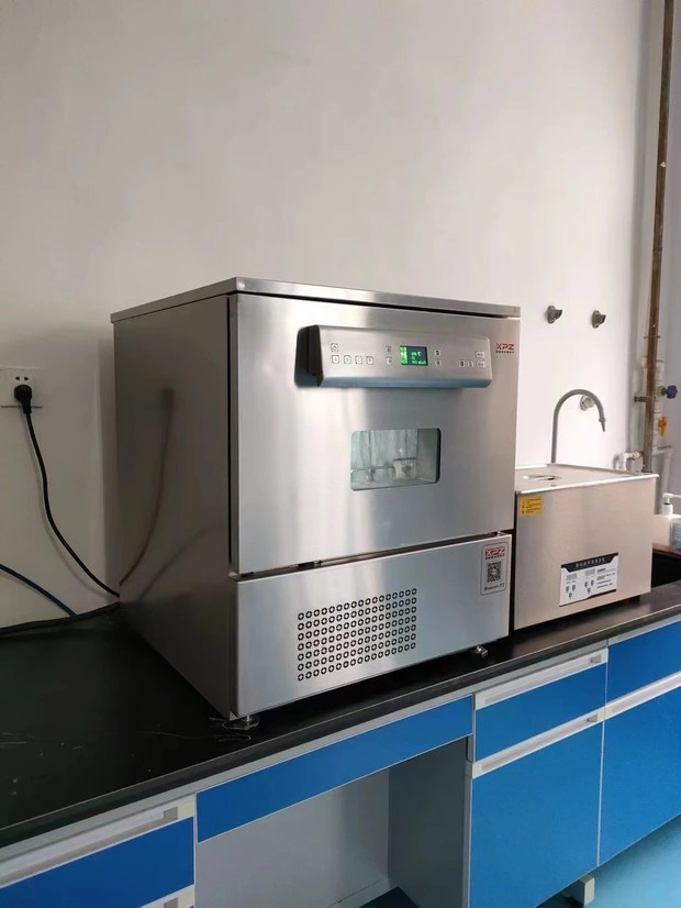 126L CE Certificación Acero inoxidable totalmente automático Limpiador de vidrio para Limpieza de botellas de laboratorio instalada en un banco de laboratorio con secado Función