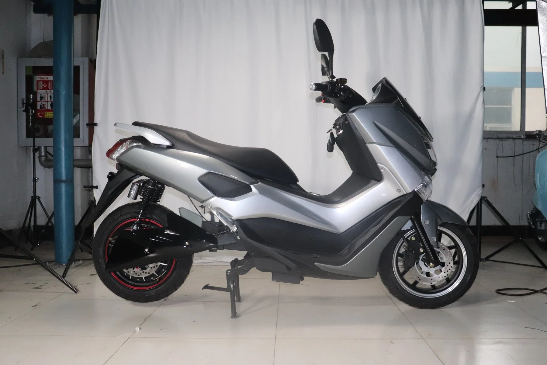 2021 New Models High quality/High cost performance  2 Wheels Fashionable Cheap Motos Electric Mobility off Road Fast Motorcycles Electric Scooters