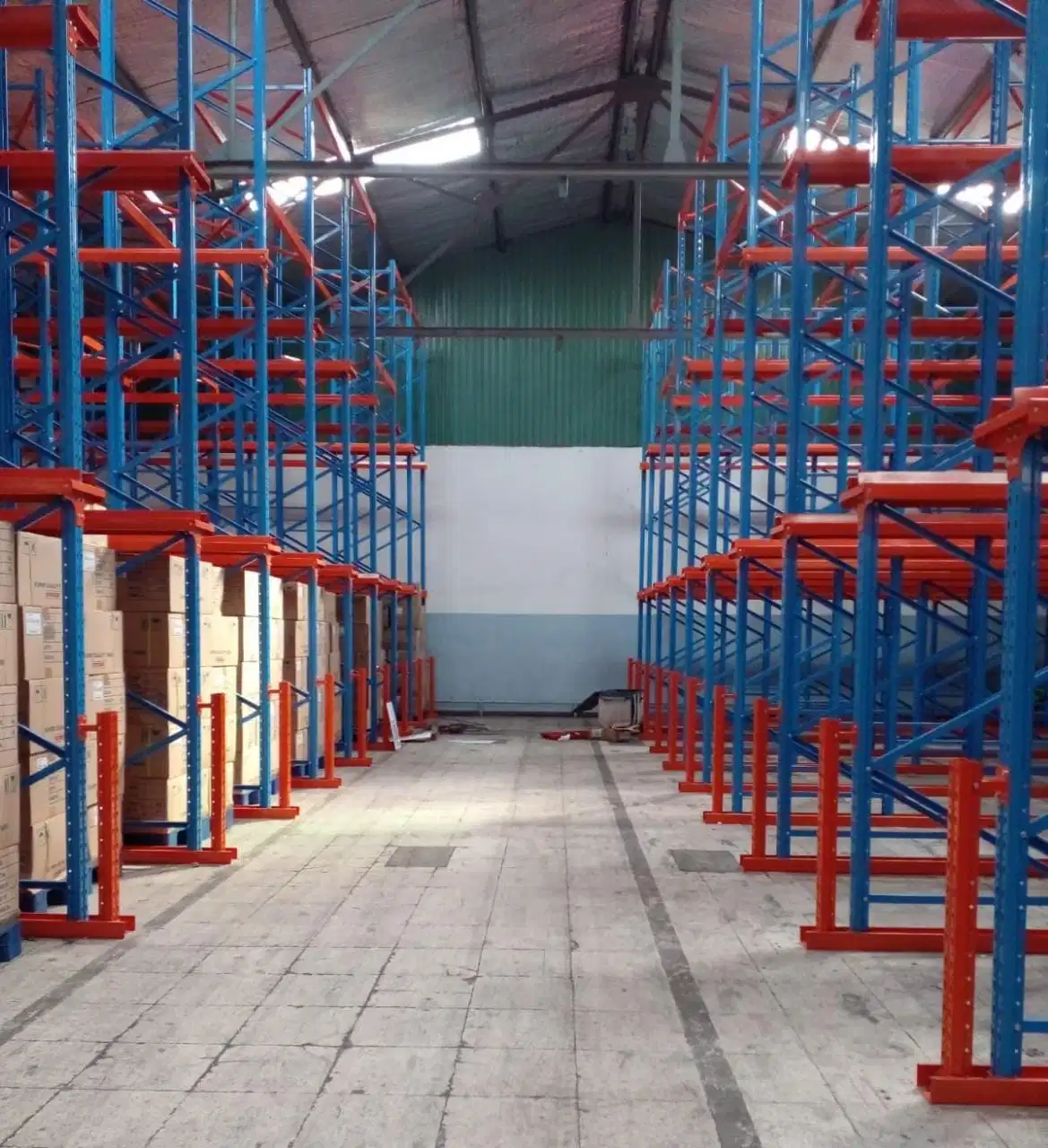 Warehouse Forklift Into Drive in Rack System Steel Heavy Pallet Racks for Logistics System