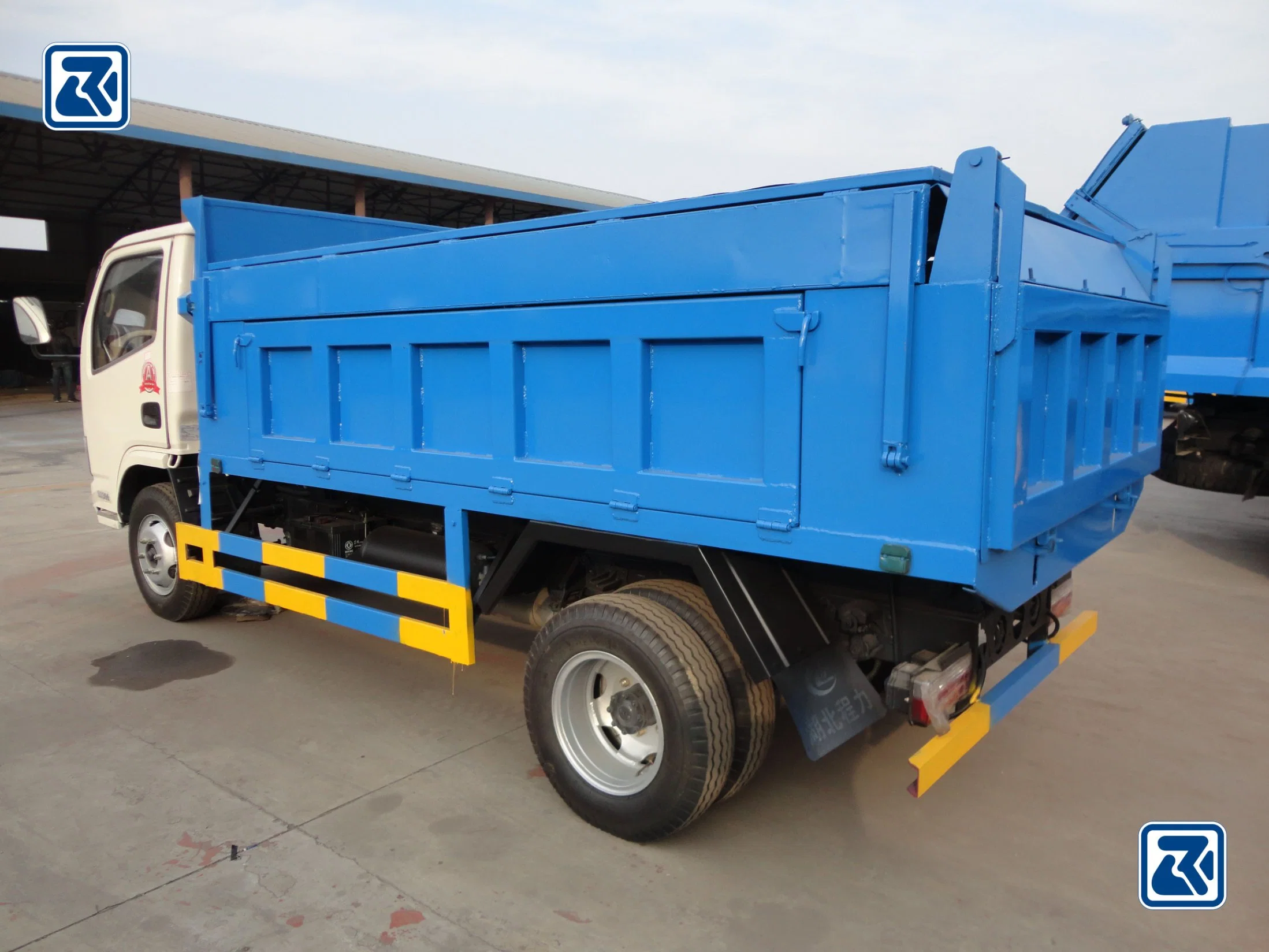 2020 Dongfeng 4X2 Heavy Duty Cargo Trucks 210HP with Low Price