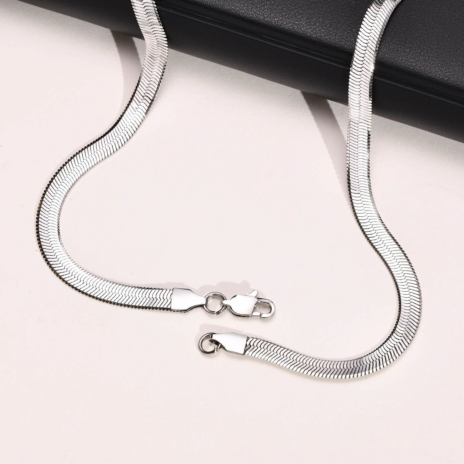 Blade Chain Men's Necklace Flat Snake Chain Steel Fashion Trend Accessories