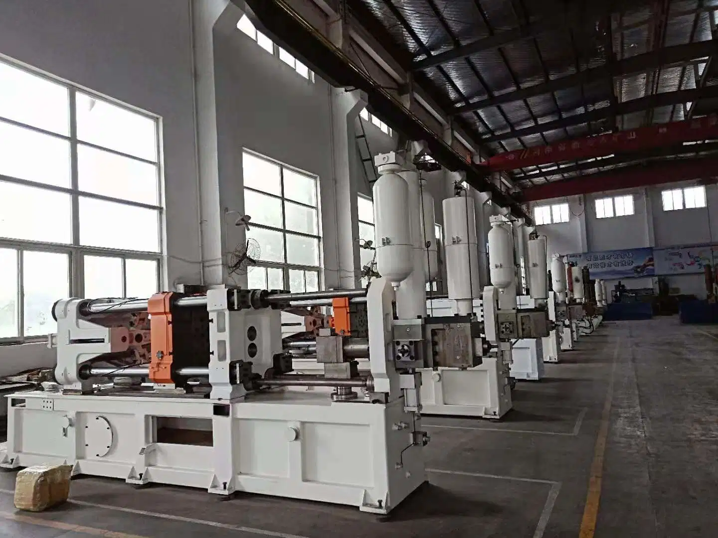 Good Quality Die Casting Machine 450t with Low Price