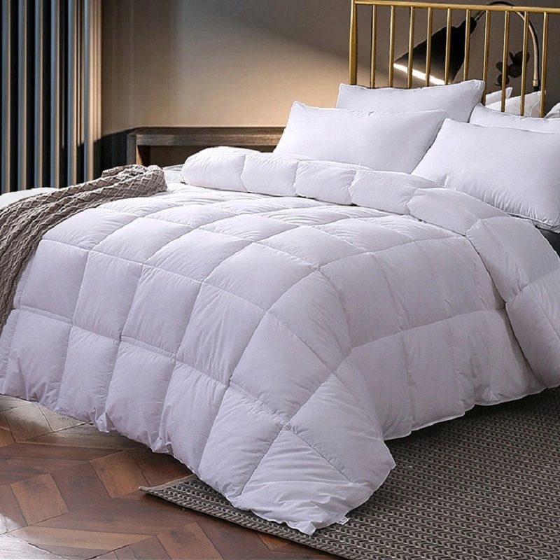 King Size Polyester Filling Quilted Brushed Microfiber White Quilt