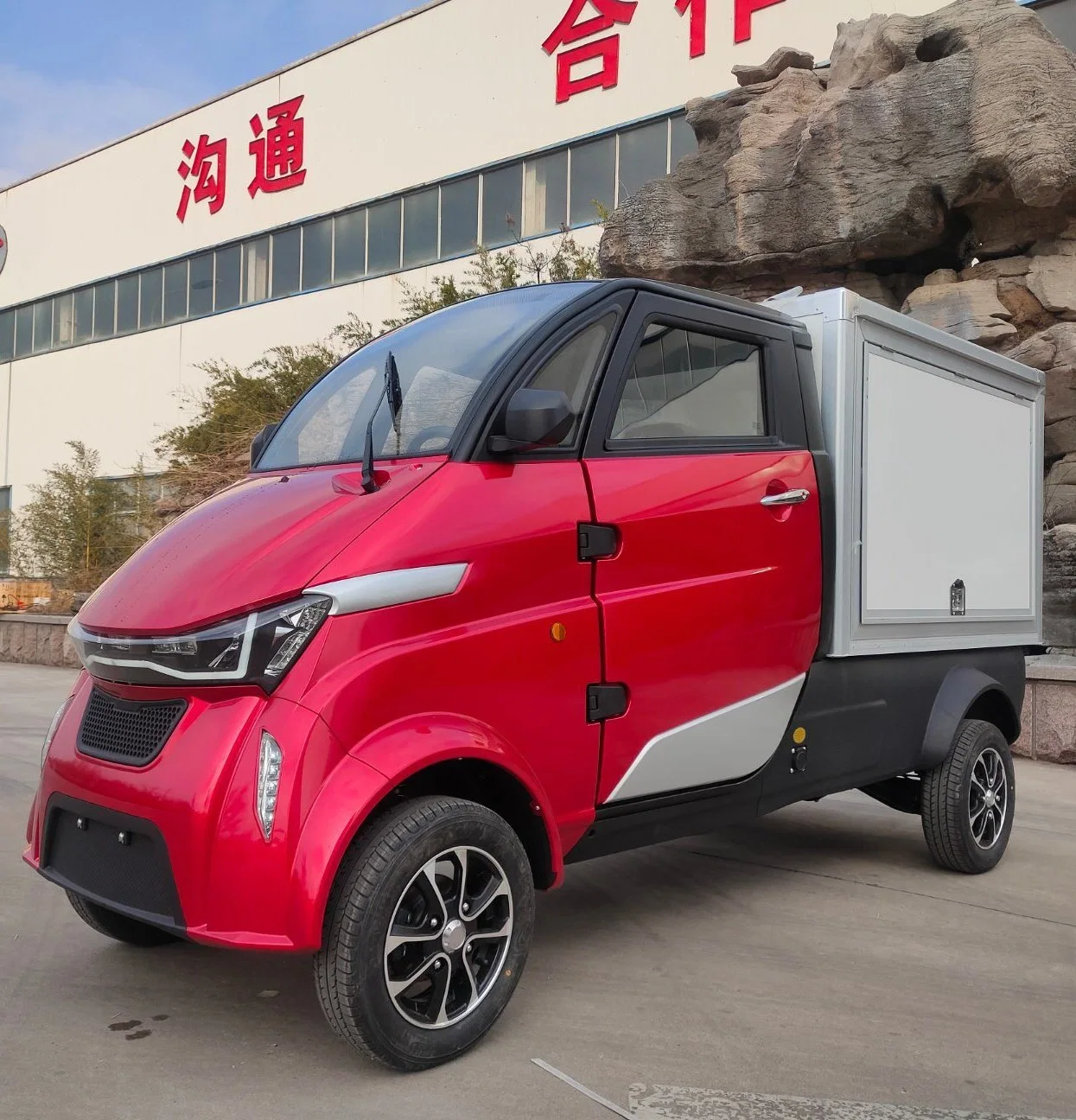 EEC Approval 4 Wheels 5ke Lithium Battery Electric Logistic Cargo Car for Parcel Delivery