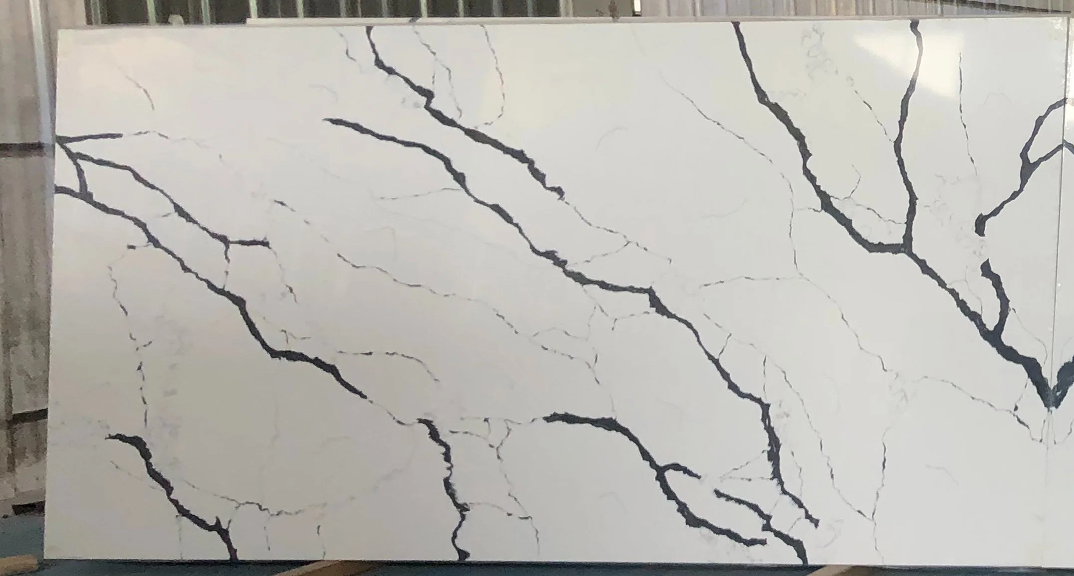 3200X1600mm Polished White/Black Calacatta Artificial Quartz Stone for Kitchen/Bathroom/Floor Tiles