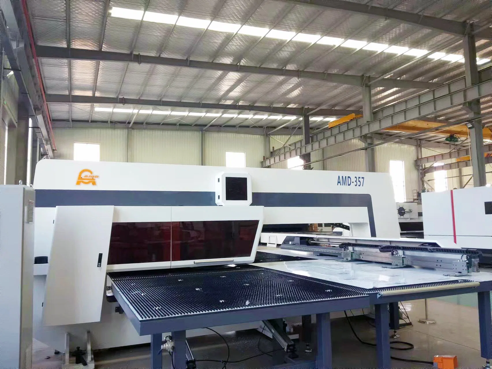 Sheet Metal Punch Press CNC Punching Machine for Electric Cabinet