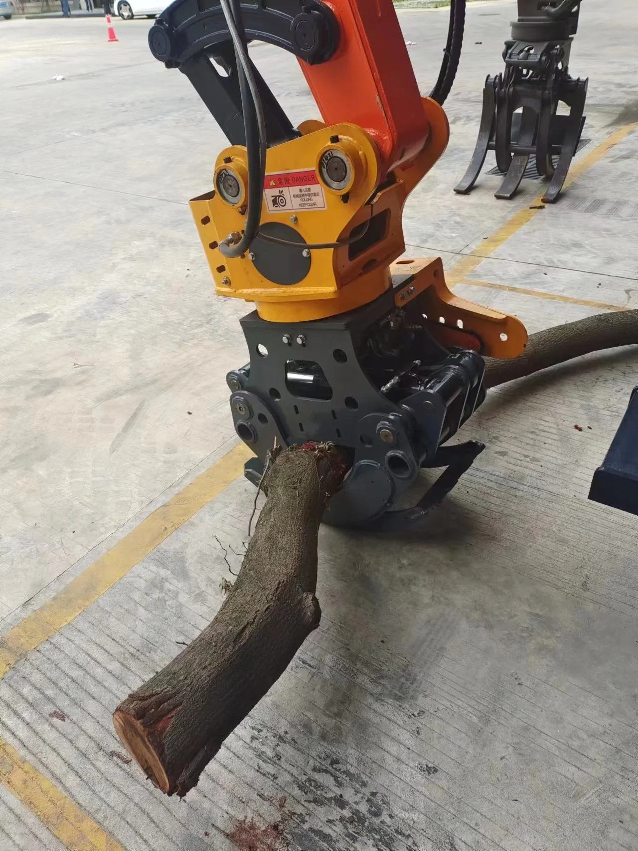 Ускорите обработку древесины гидравлические грейферные пилы JG Устанавливается на экскаваторный станок