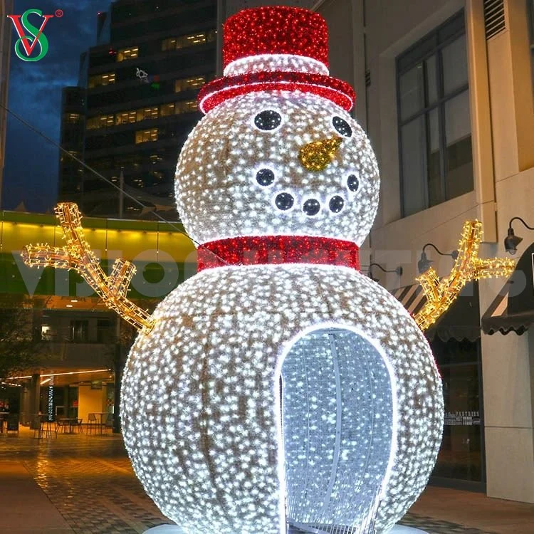 Decoración navideña LED de un gigantesco muñeco de nieve para uso en exteriores.
