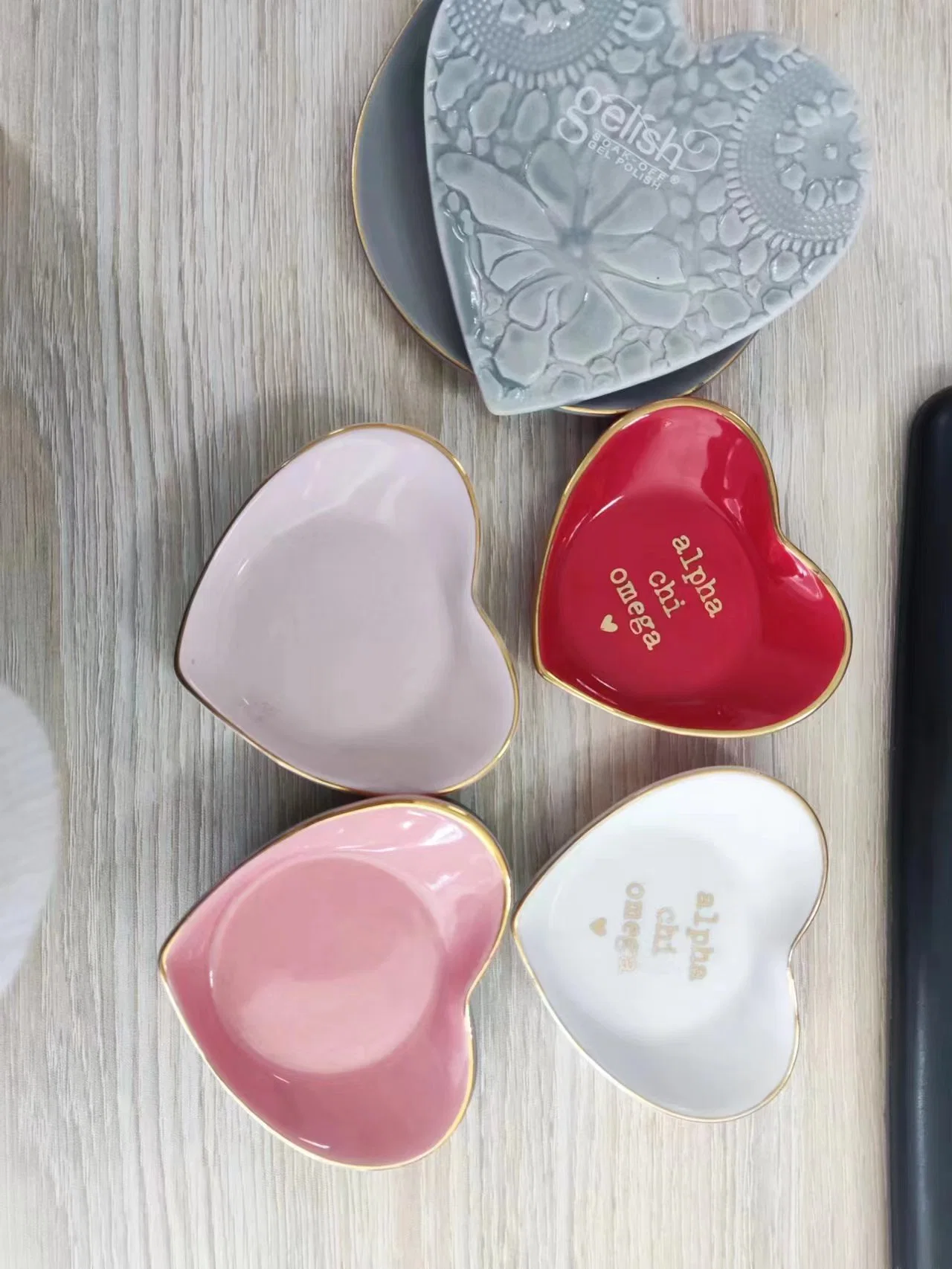 Unique Custom Ceramic Heart Shaped jewelry Tray Plates Dishes in Bulk