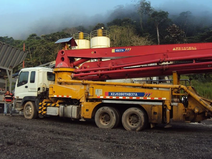 Diesel de 37m Mini pequeño camión bomba de concreto montada en camión Precio Hb37K