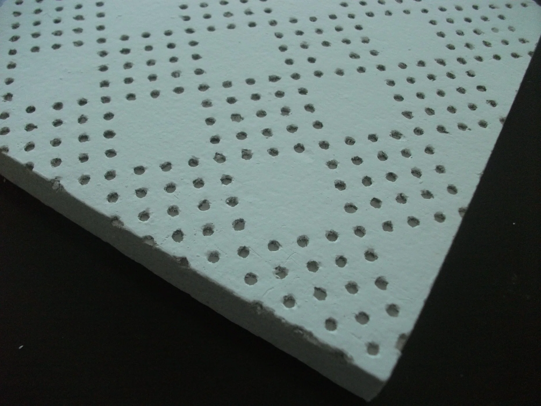 China Wholesale/Supplier Class Acoustic Perforated Mineral Fiber Board for Ceiling