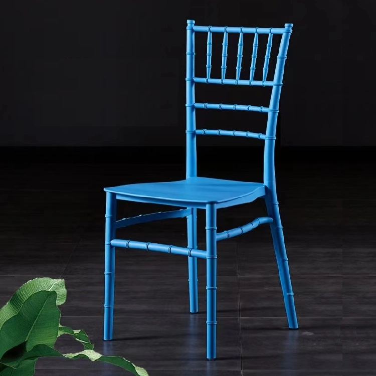 Chaises Chiavari en plastique polypropylène personnalisables pour mariages, événements et dîners Tiffany