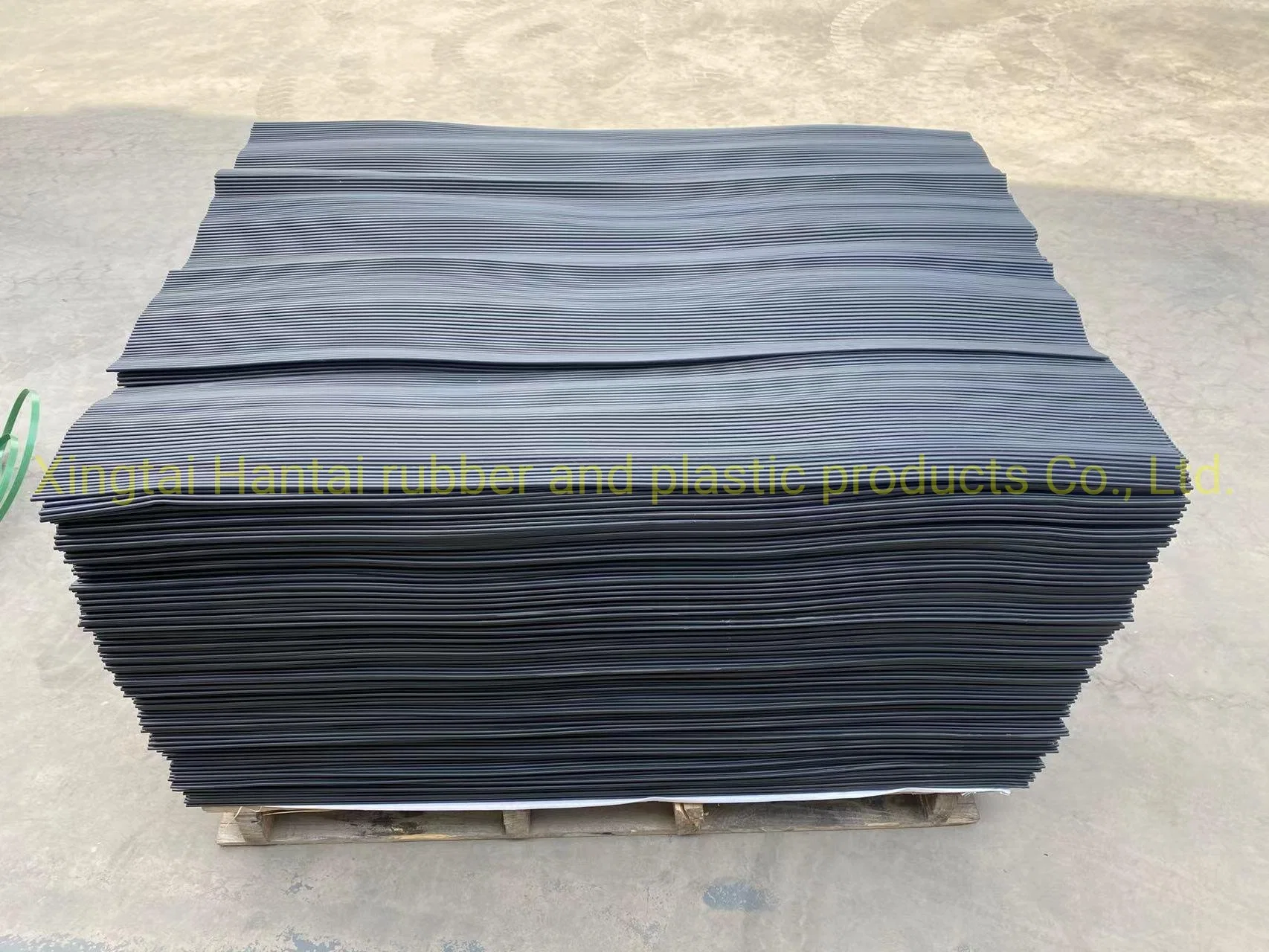 EPDM Dust Retaining Beam Can Be Customized in Length Made in China