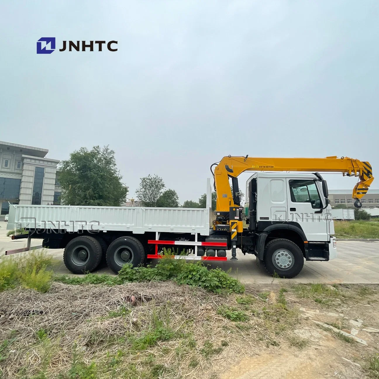 HOWO 371HP Flatbed Body 5-10tons Self Loading Crane Truck