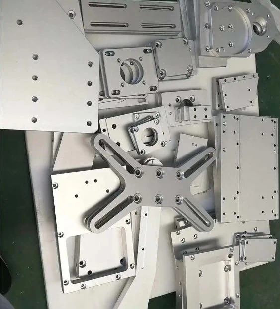 Stanzbearbeitung Fertigung Bearbeitungsdienstleistungen CNC-Aluminium-Beschichtung für Industrie Geräteteile