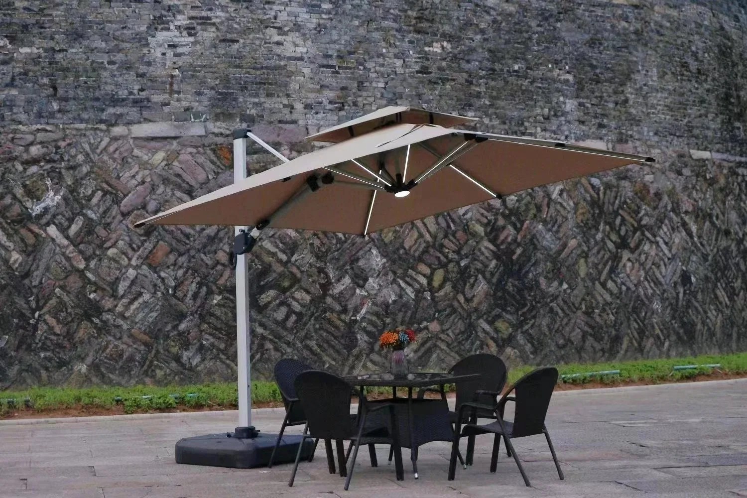 Quality Outdoor Big Shade Umbrellas Pool Commercial Beach Gazebos LED Umbrellas