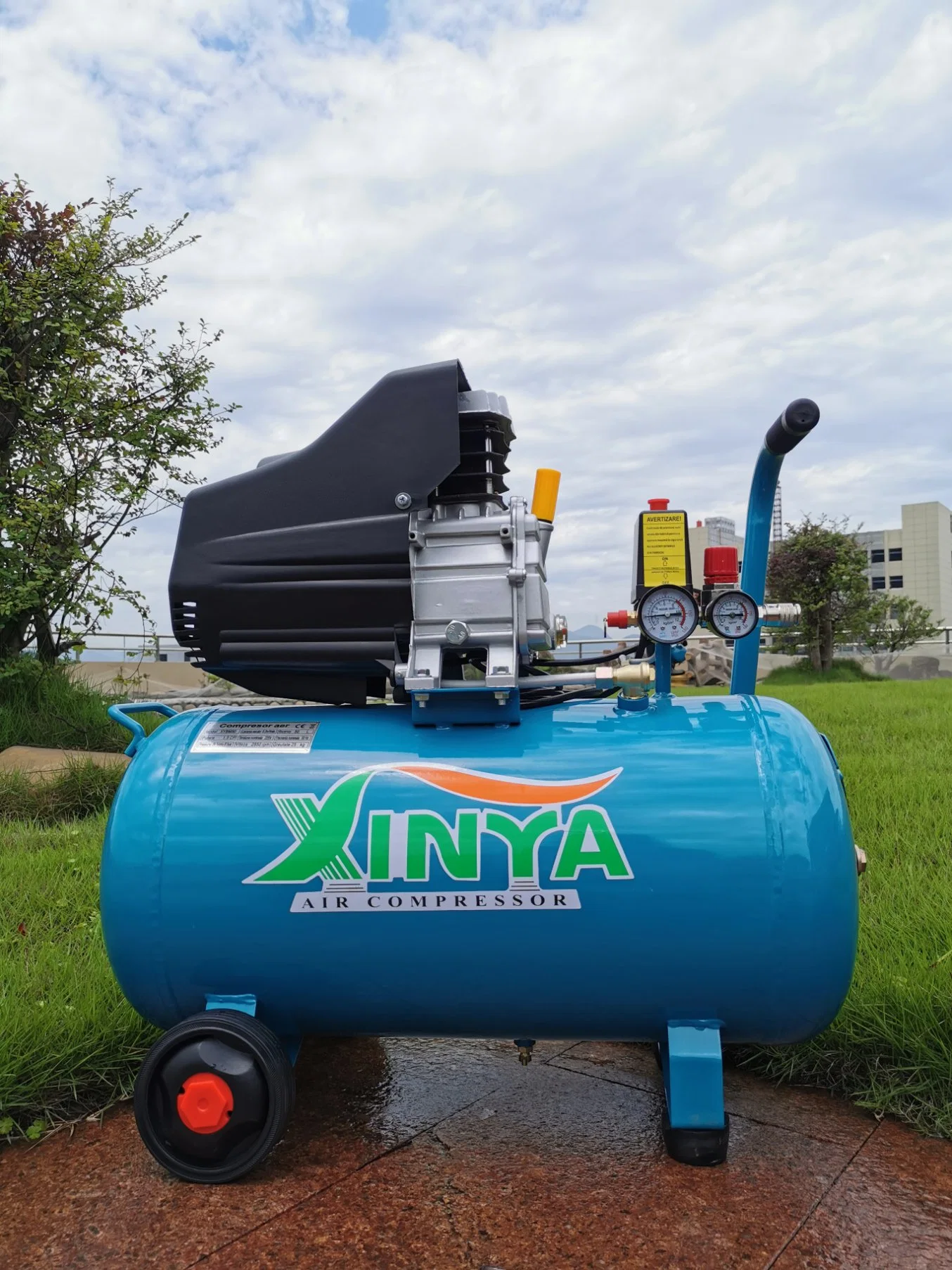 Xinya CE Approved Aluminum Copper Coil 50 Liter Lubricated Rotary Direct Air Compressor