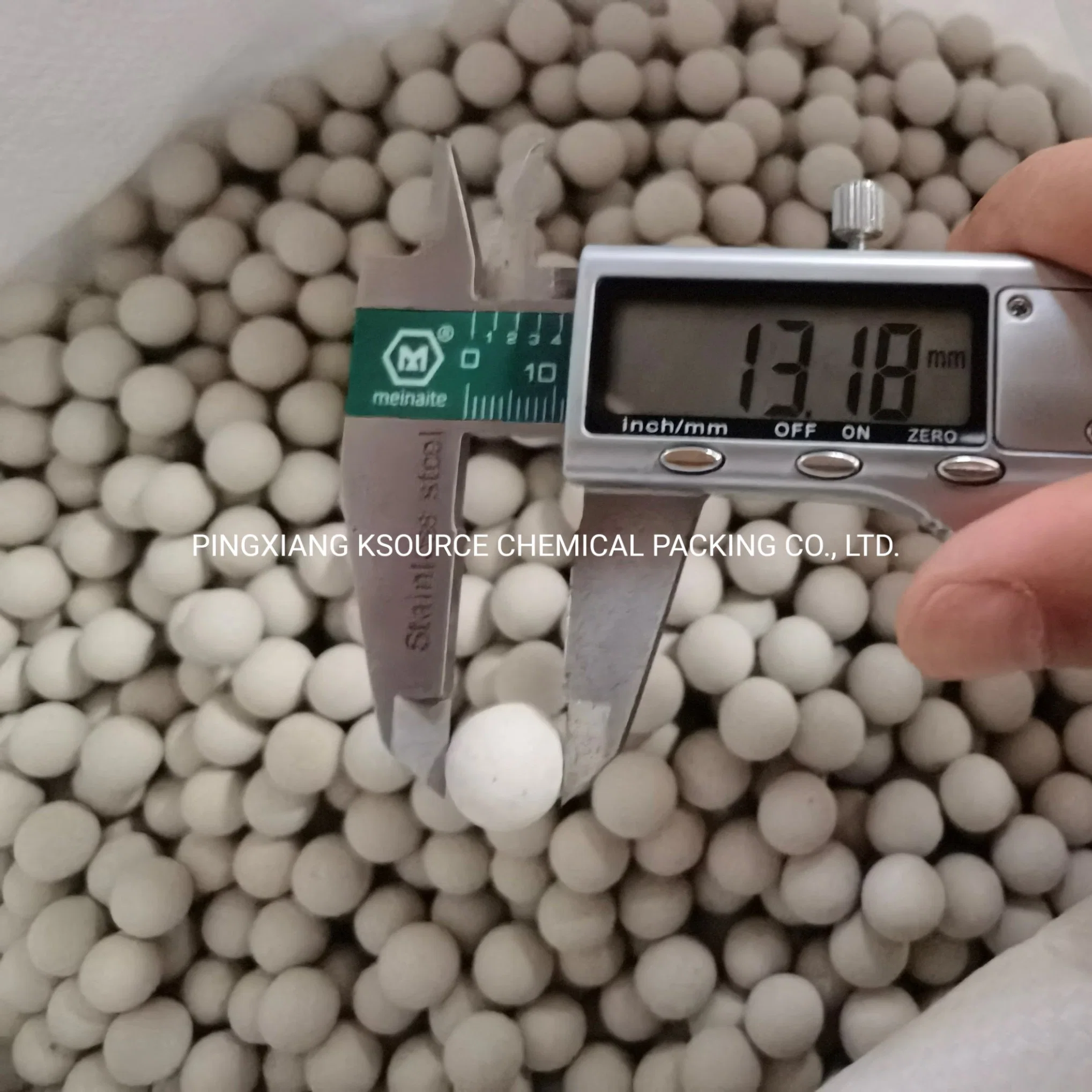 17-19% Al2O3 Inert Alumina Ceramic Ball 3mm 6mm 10mm Support Media Porcelain Balls